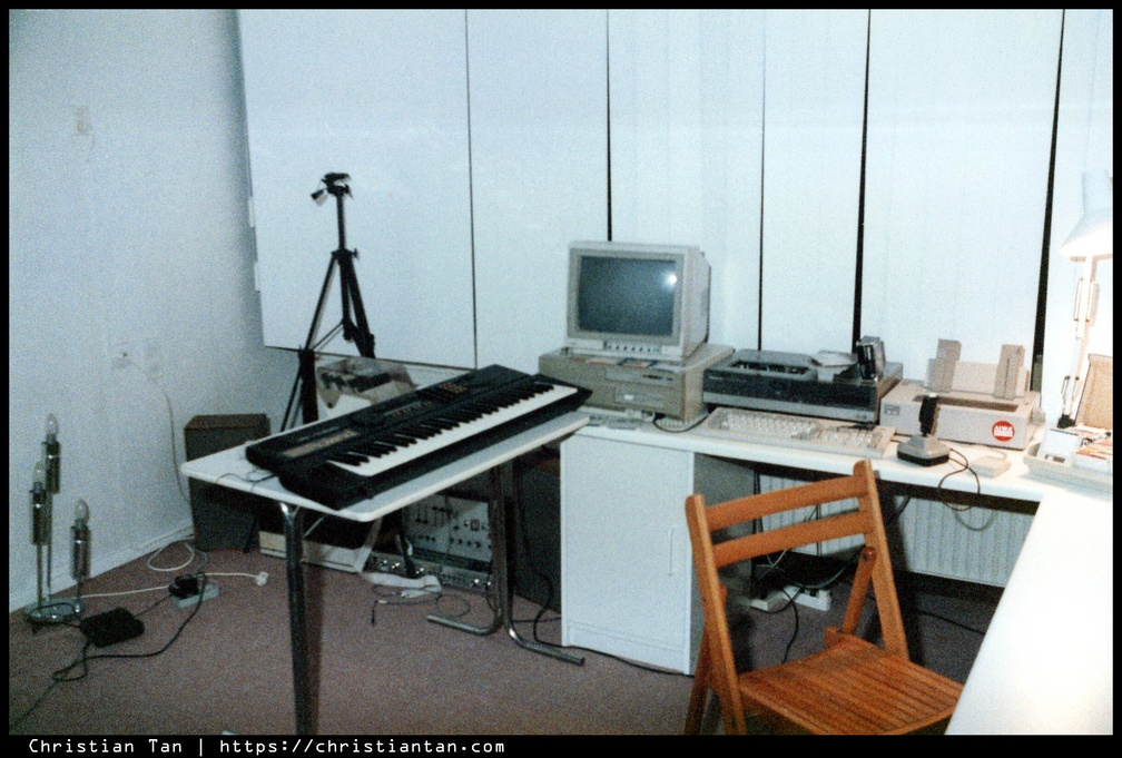 1990s Delft 0002 a