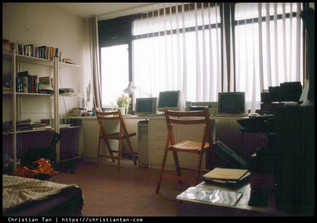 1990s Delft 0100 a