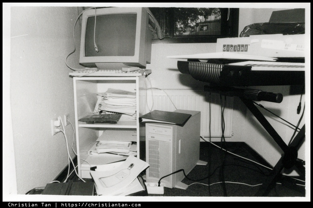 1990s Delft 0147 a